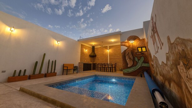 حمام سباحة