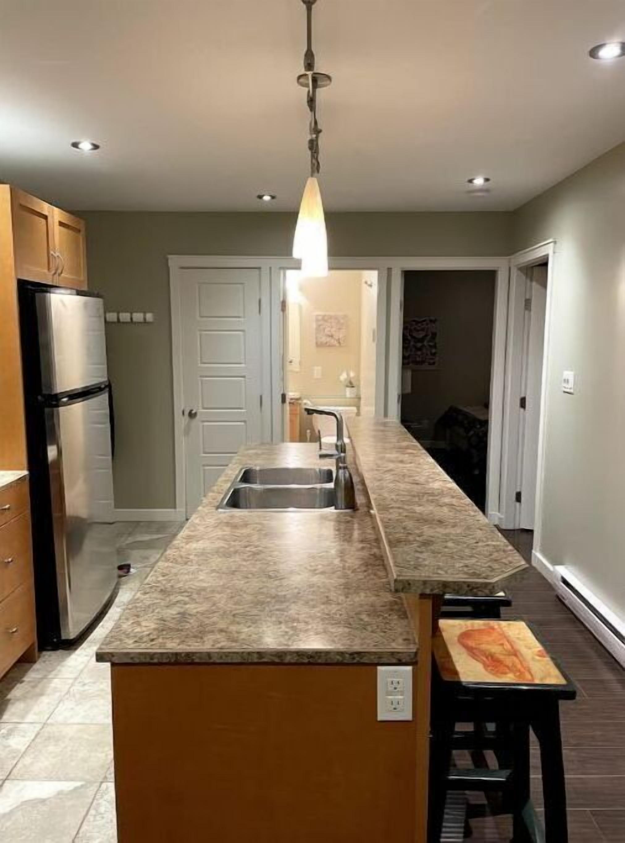 Downtown Nelson Lakeview Suite