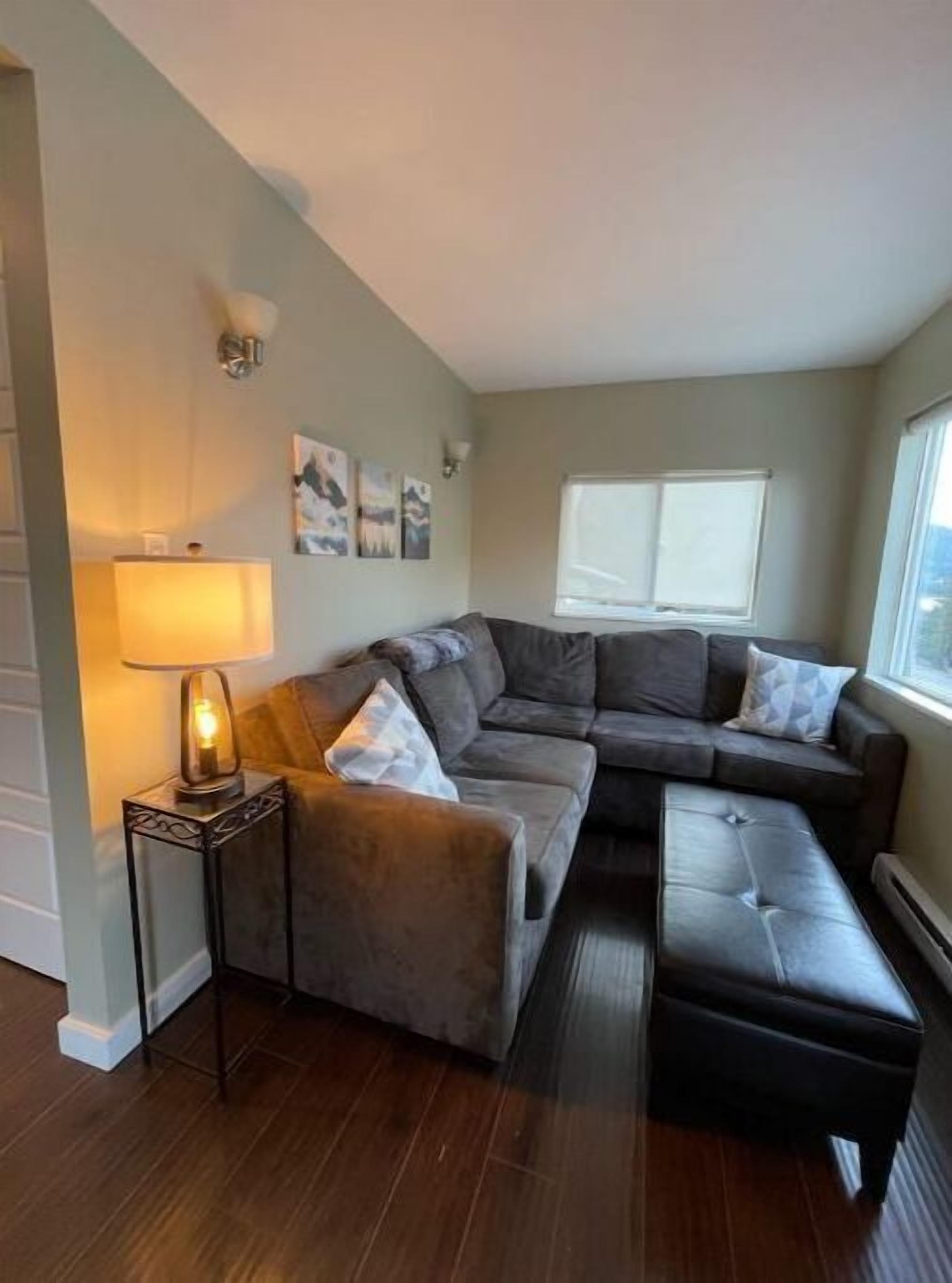 Downtown Nelson Lakeview Suite