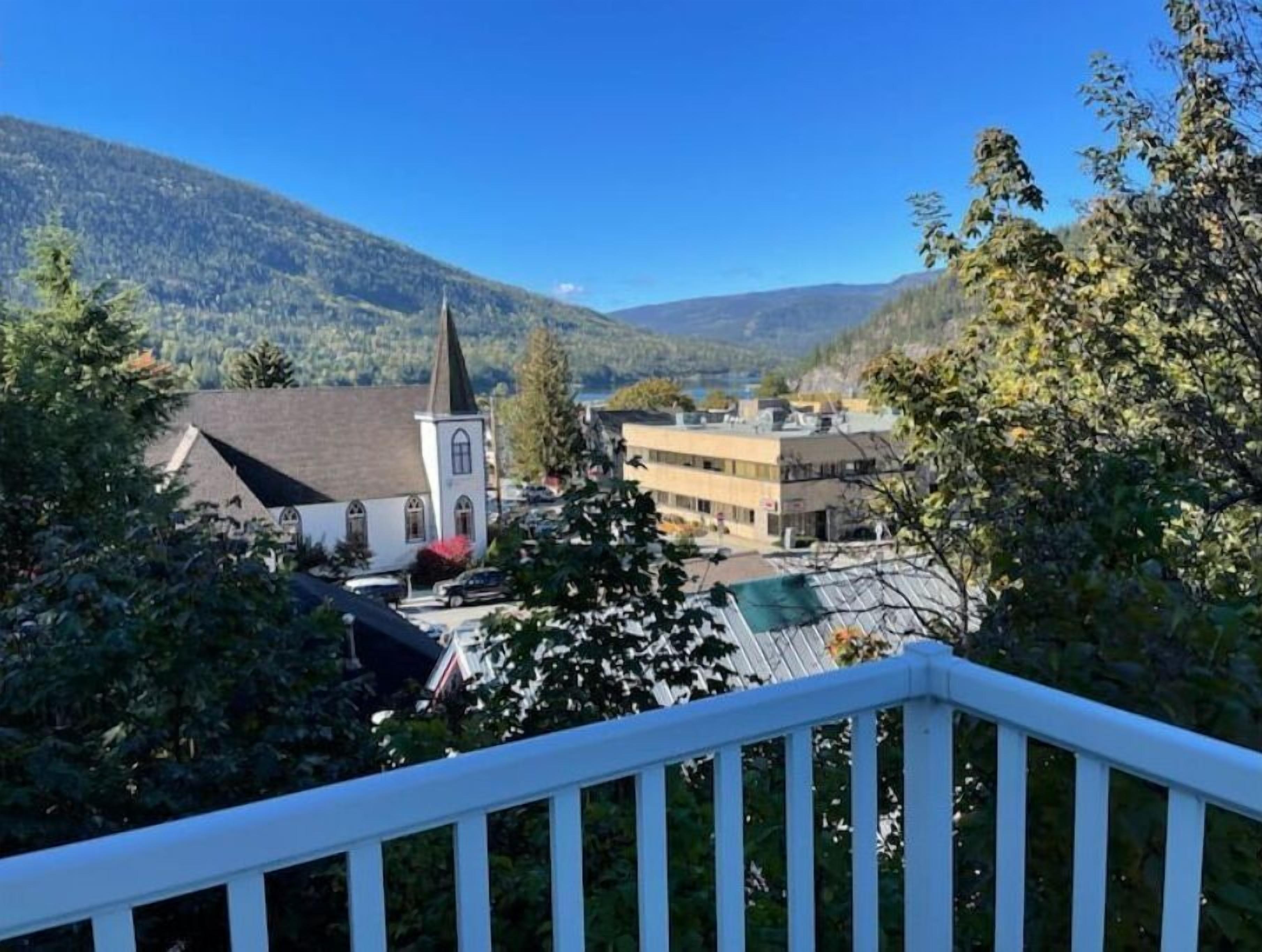 Downtown Nelson Lakeview Suite