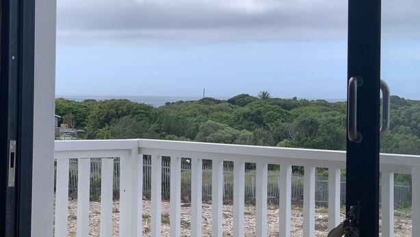 Unclassified image, 1 of 31, button - The Gallery self catering (Franskraal)