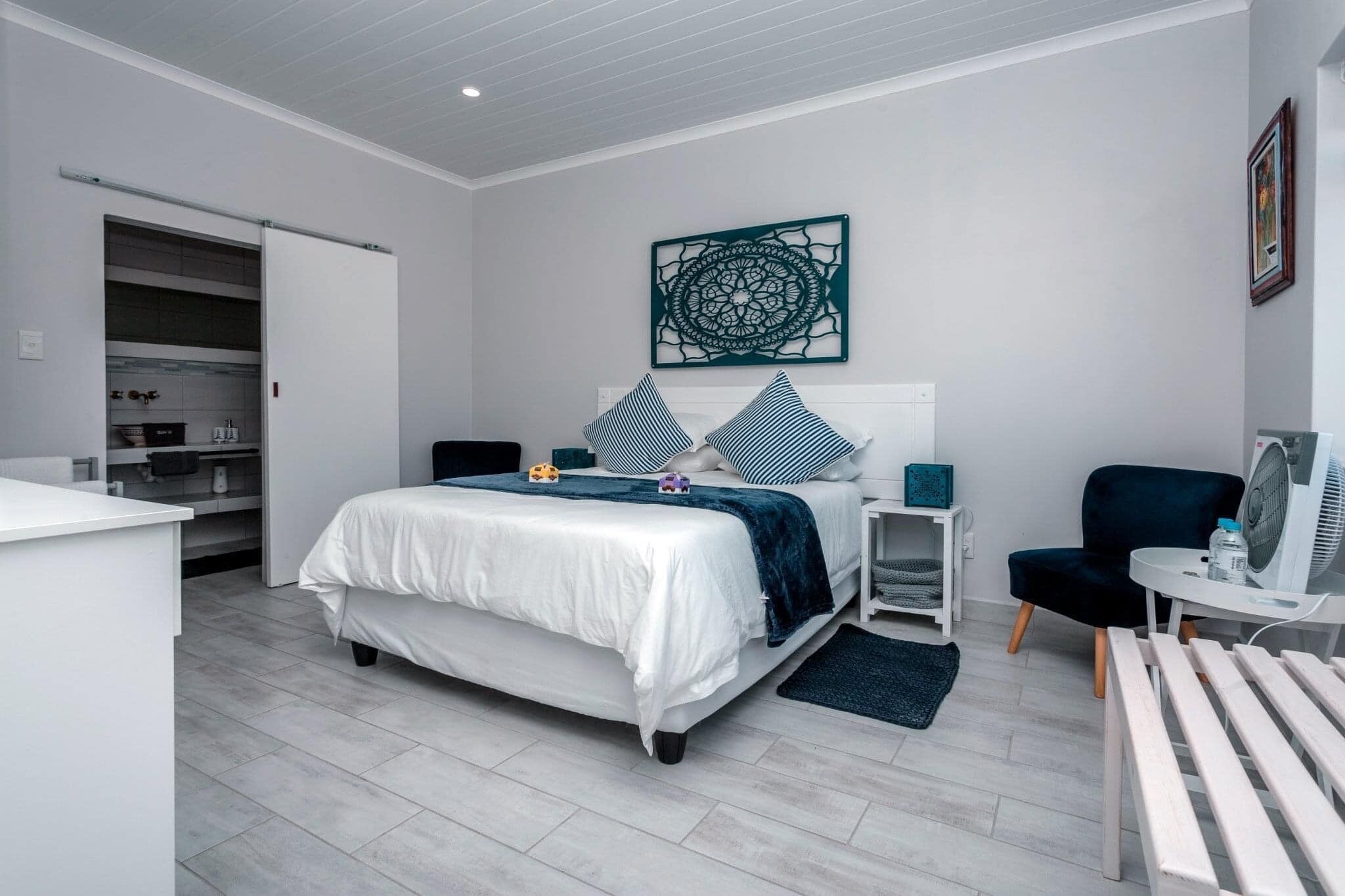 Design Apartment, 1 Queen Bed with Sofa bed | 1 bedroom, premium bedding, down duvets, Tempur-Pedic beds