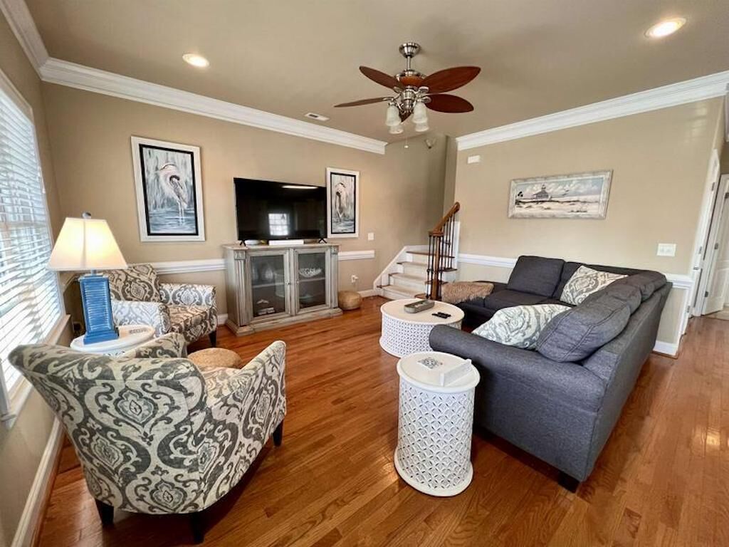 5406 Large 4 bed 3 bath with Elevator and golfcart