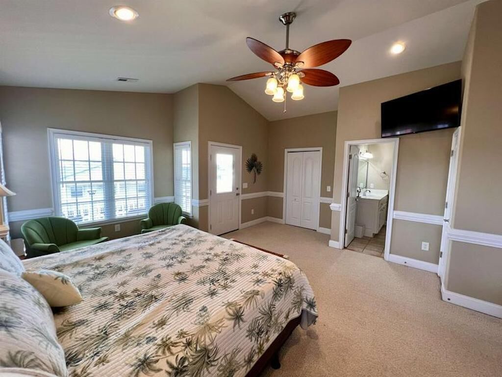 5406 Large 4 bed 3 bath with Elevator and golfcart