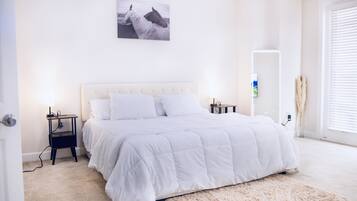 3 bedrooms, desk, iron/ironing board, free WiFi