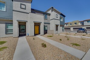 Exterior - Inviting Henderson Townhome w/ Community Pool! (Henderson)