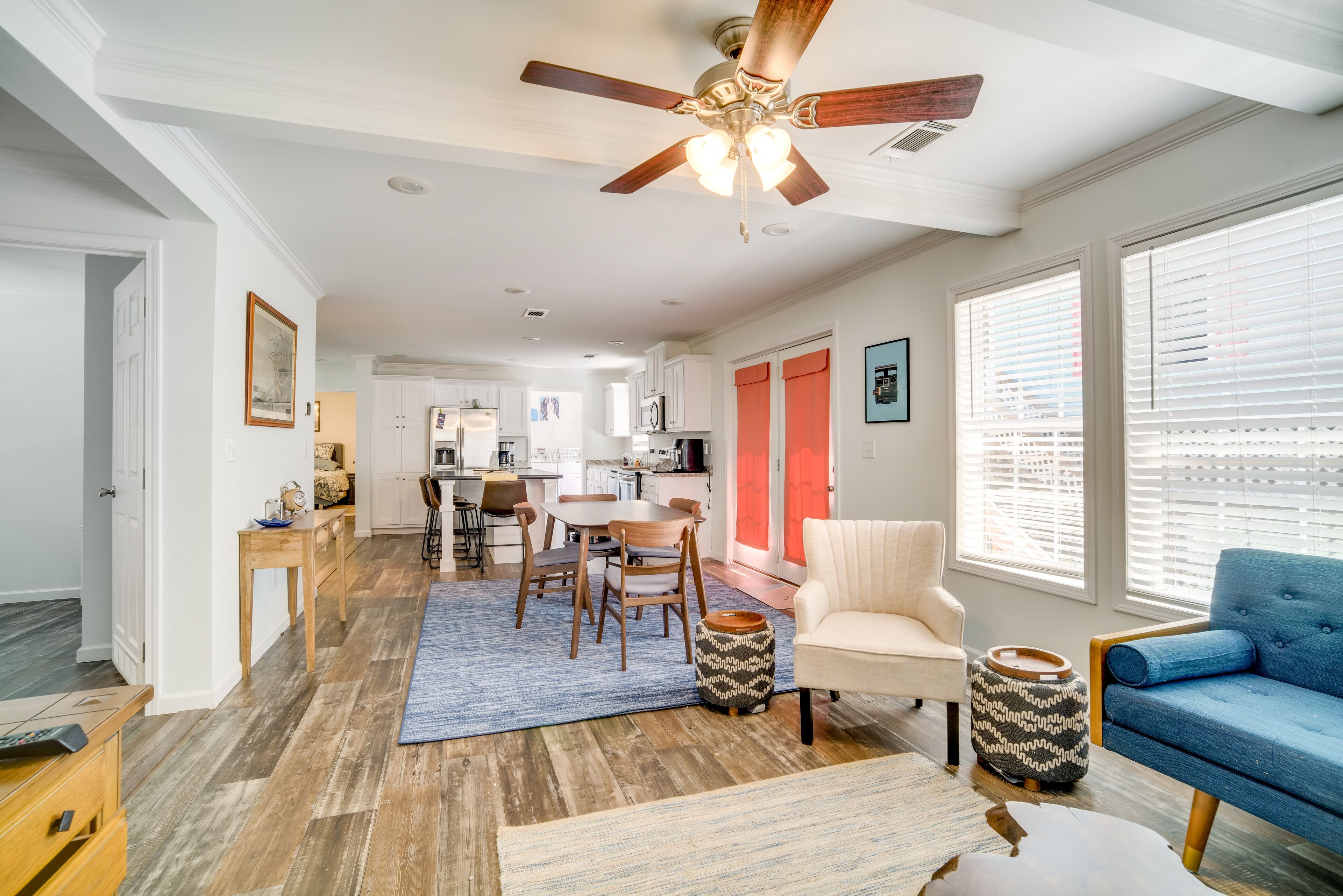 Charleston Home w/ Porch - 3 Mi to Folly Beach!