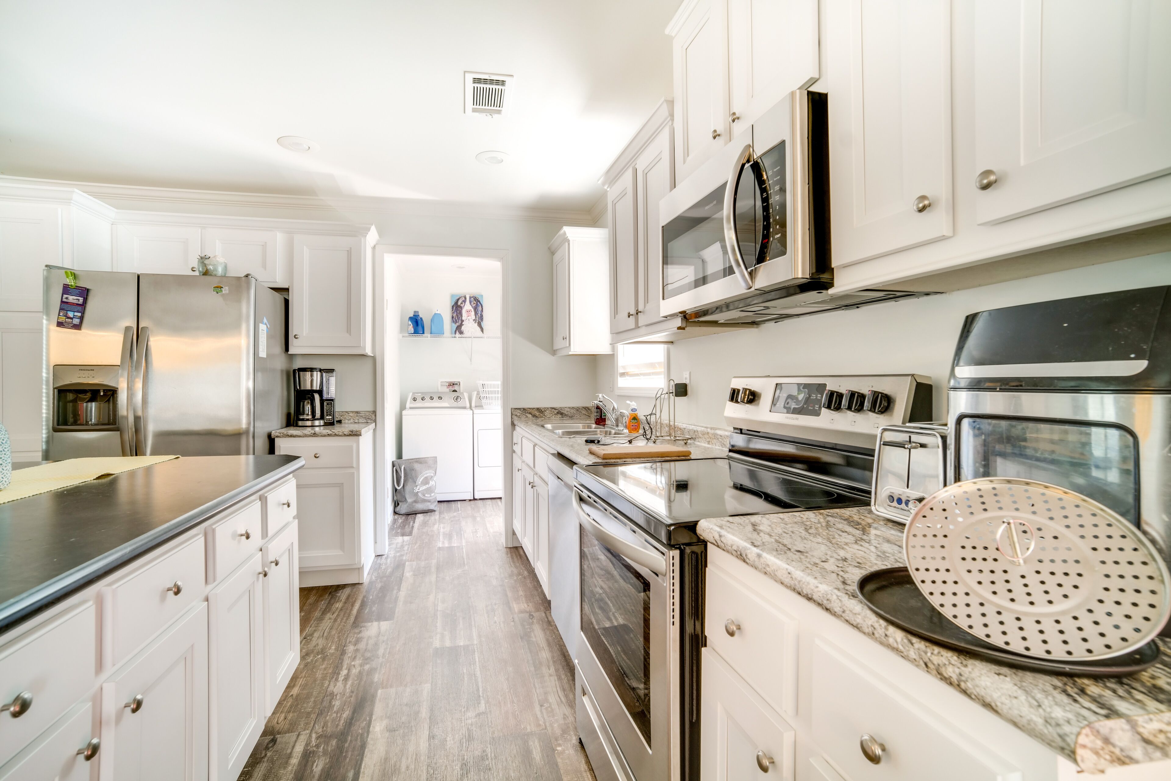 Fridge, microwave, stovetop, dishwasher