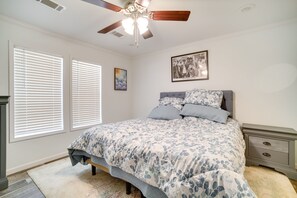 3 habitaciones, tabla de planchar con plancha, internet y ropa de cama 