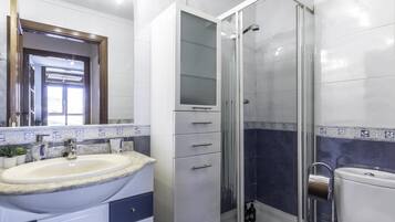 Douche, articles de toilette écologiques, sÚche-cheveux