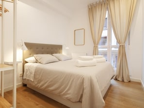 2 chambres, fer et planche à repasser, lit parapluie, Wi-Fi gratuit