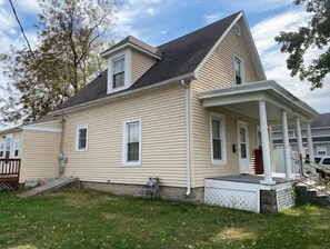 Exterior - Family Home in Carthage (Carthage)