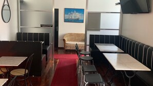 Kontinental frokost hver dag (mot et tillegg)