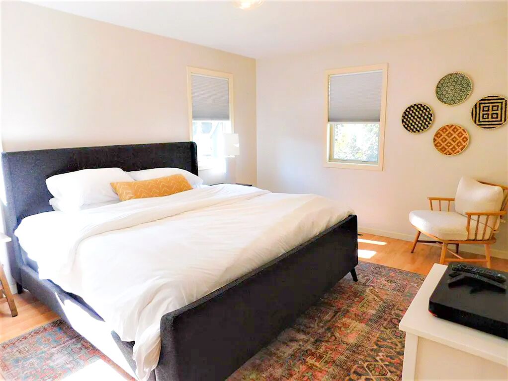 3 Schlafzimmer, Schreibtisch, Bügeleisen/Bügelbrett, Reisekinderbett