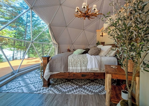 Luxury on the Edge of Traverse City - 7