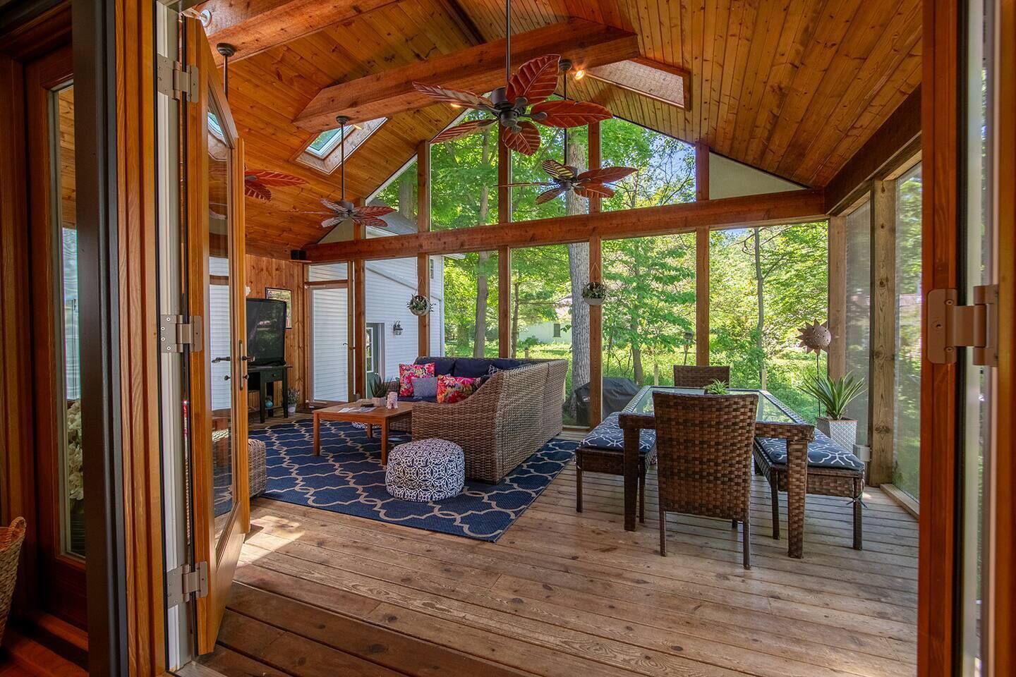 Smart TV, fireplace, offices, computer monitors