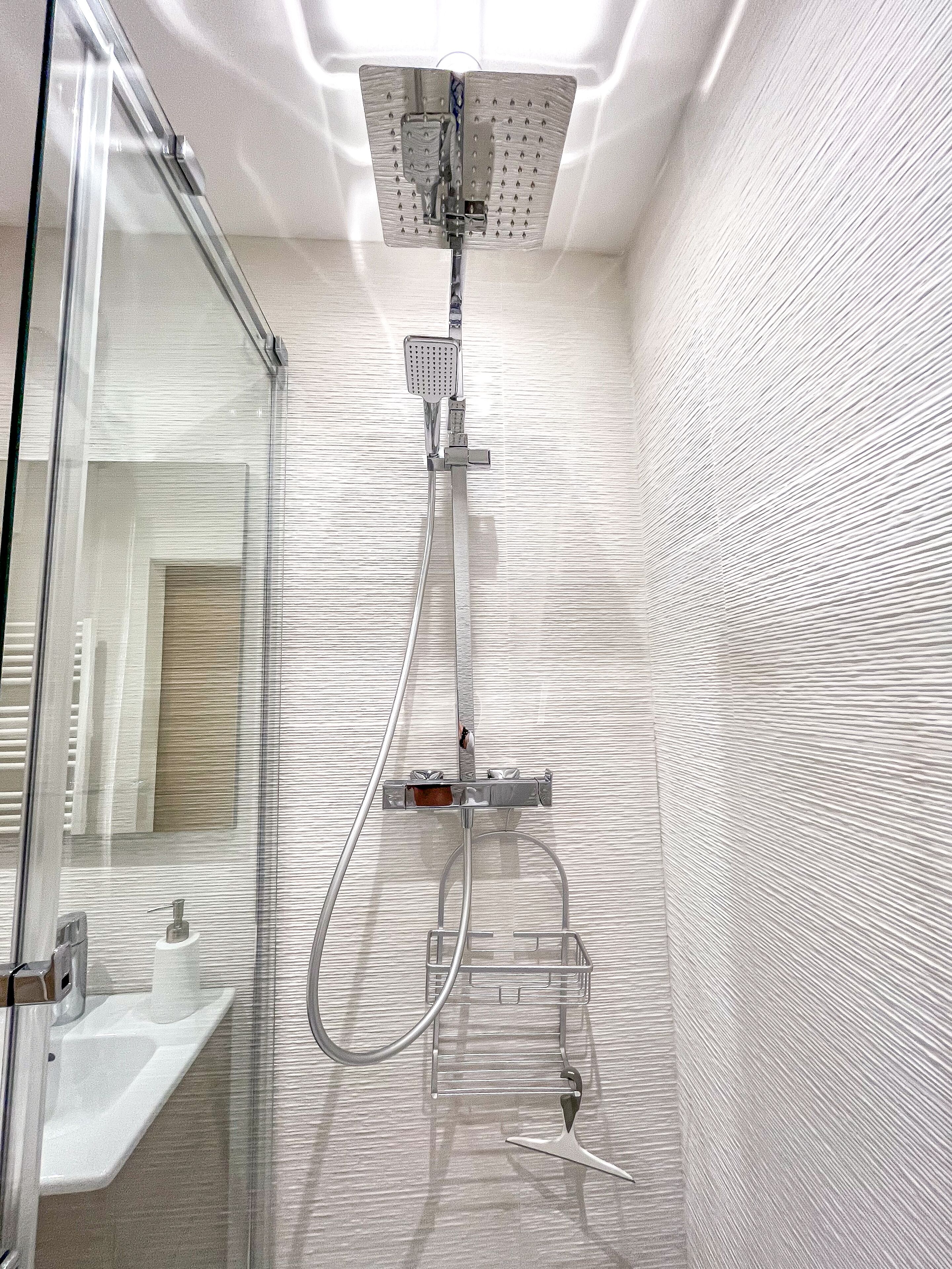 Heart of town, renovated, fully equipped + parking