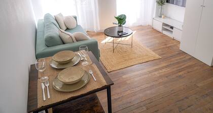 In the heart of town, brand new, fully equipped + parking lot