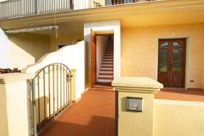 Exterior detail - Su Trigu 1P by All4sardinia  (Bari sardo)