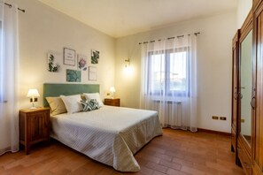 3 Schlafzimmer, Bügeleisen/Bügelbrett