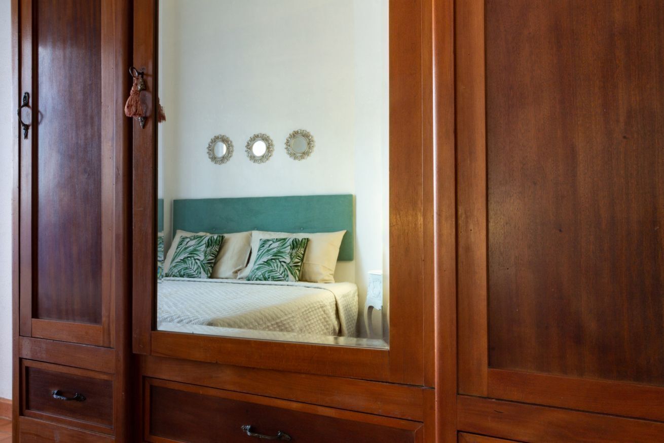 3 chambres, fer et planche à repasser