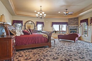 Vil·la Grand, diversos dormitoris, banyera d'hidromassatge, vistes a la muntanya | 7 dormitoris, llençols de cotó egipci i roba de llit d'alta qualitat 