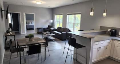 Townhomes at the Falls - 310 B upper - Buffalo Ave
2 Blocks from the Falls!!!