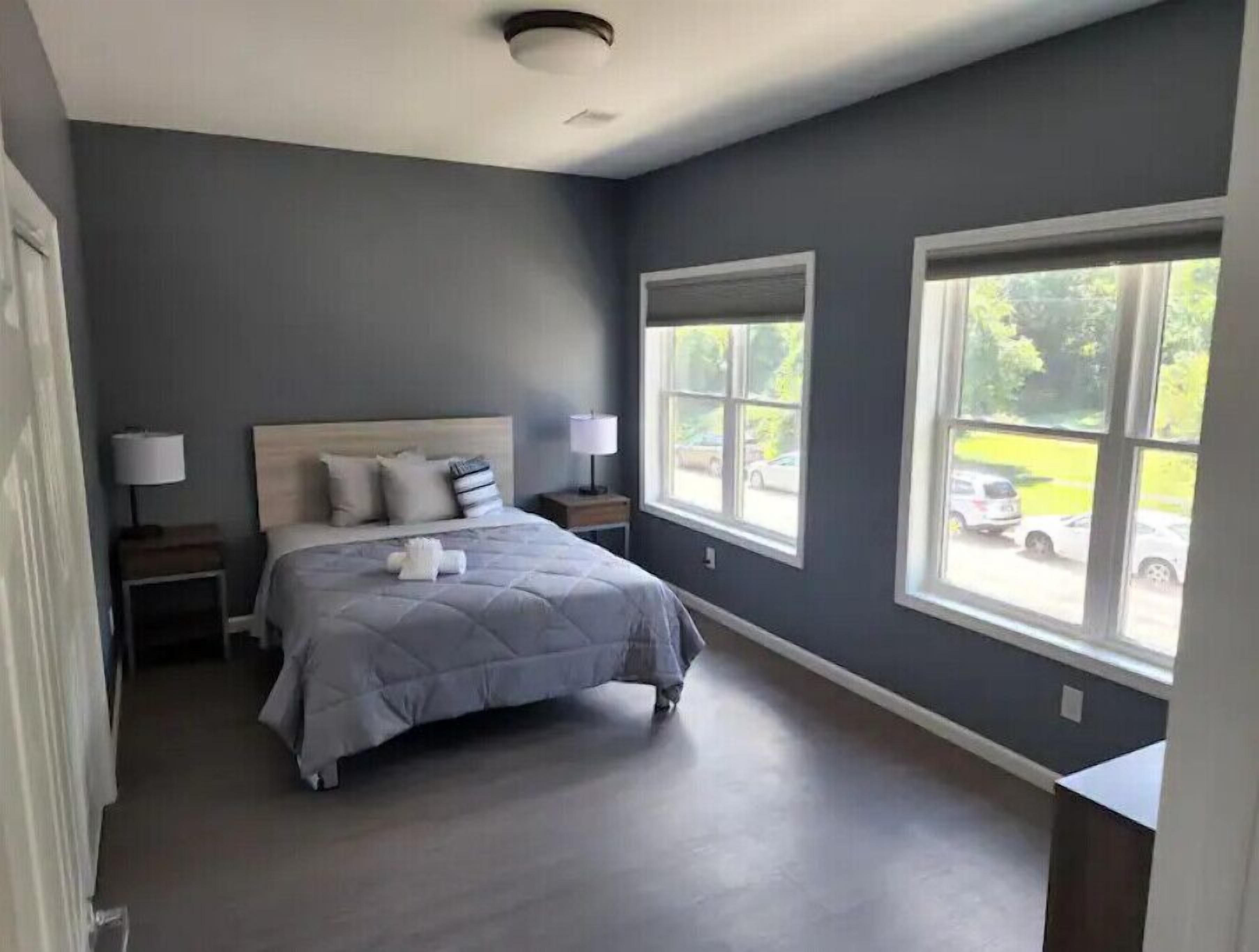 2 chambres, fer et planche à repasser, Wi-Fi gratuit, draps fournis