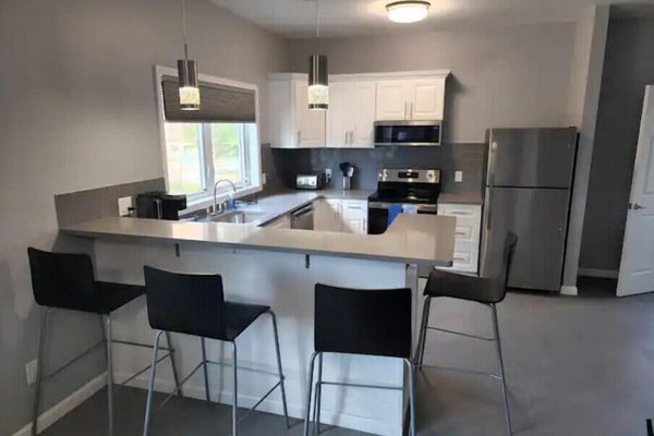 Microondas, horno, placa de cocina, lavavajillas