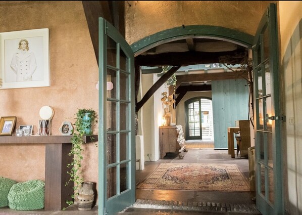 Interior - BoHo - Jacuzzi, Sauna, BBQ, Garden close to Amsterdam & Utrecht - Sleeps 24 (Kockengen)