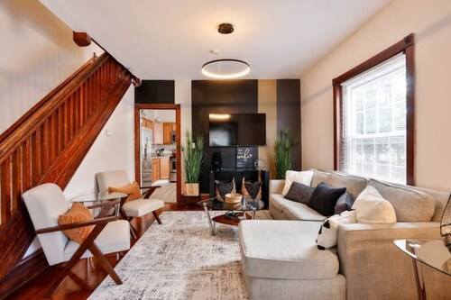 The Downtown Hound: An unrivaled haven of comfort & luxury in heart of Bethlehem