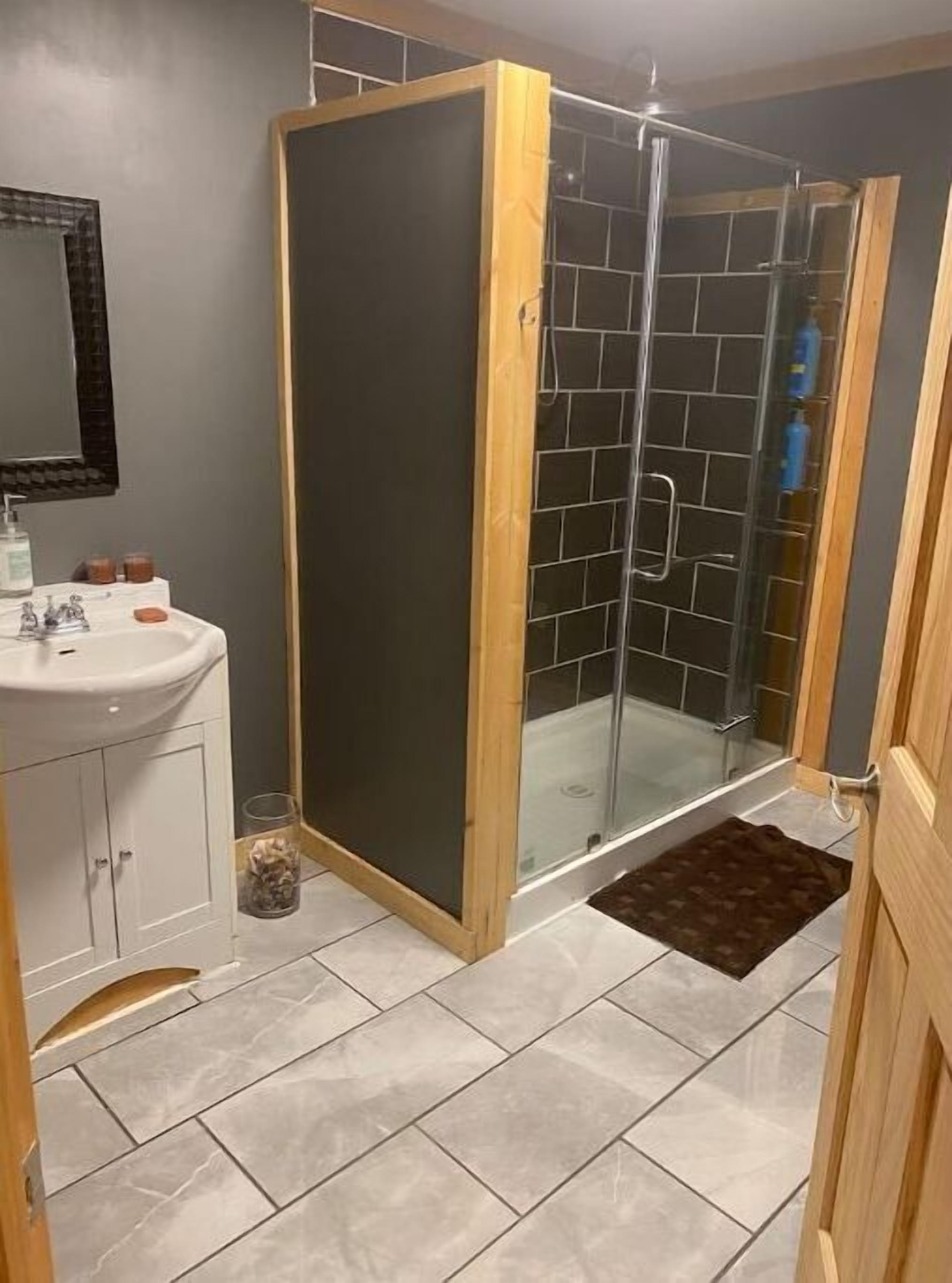 Modern one bedroom suite in the cariboo with a gym