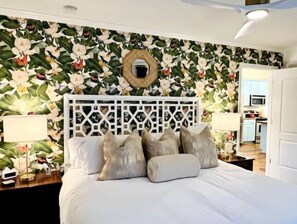 3 室のベッドルーム、セーフティボックス (室内)、アイロン / アイロン台、旅行用ベビーベッド