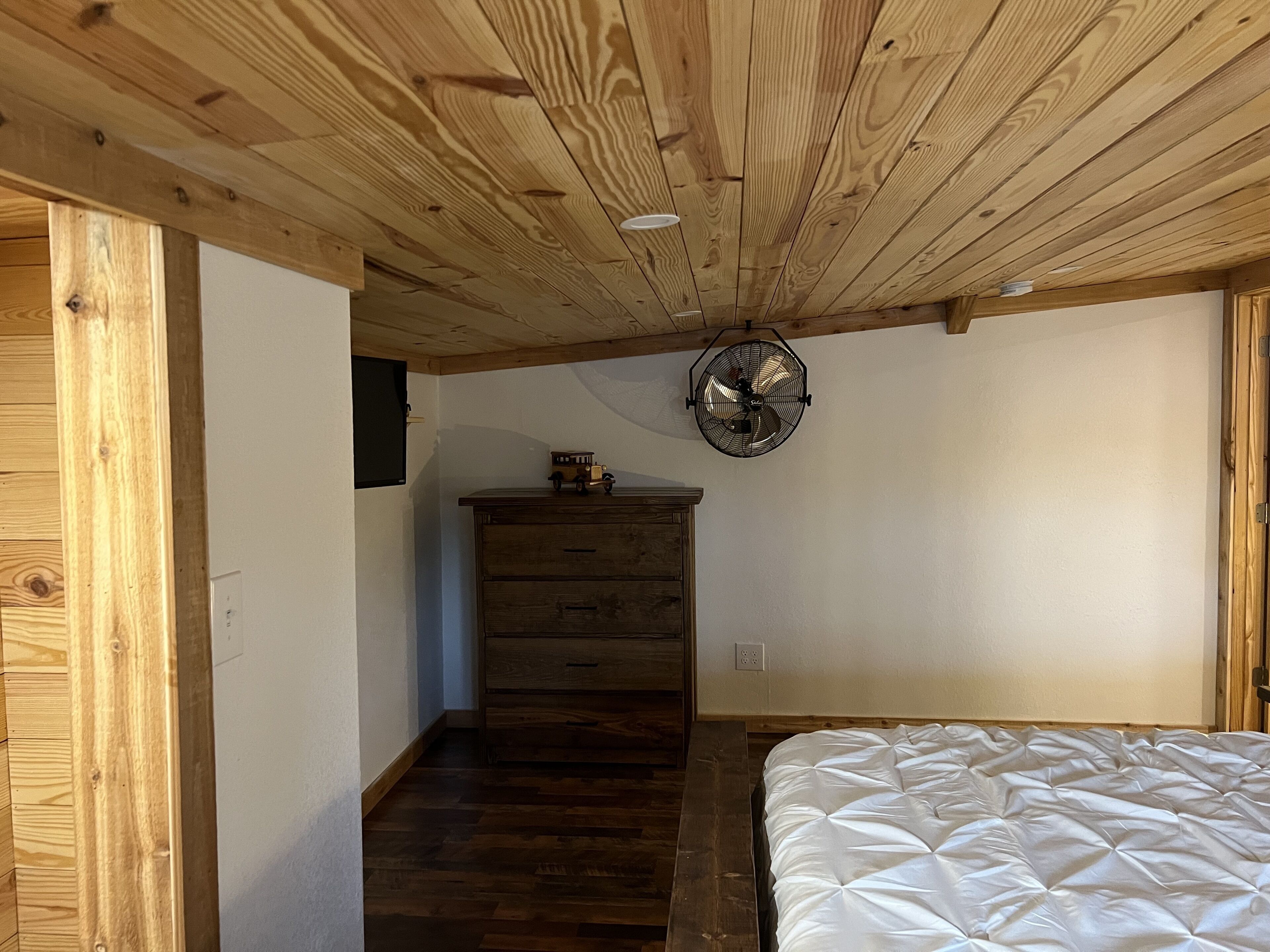 Antique Hideaway - Lake Hamilton