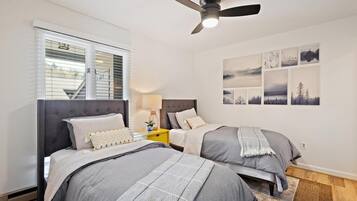 2 bedrooms, iron/ironing board, free WiFi, bed sheets