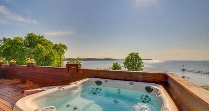Prairie-Style Home on Garden Bay w/ Deck + Hot Tub