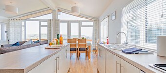 Butterfly Lodge Swanage Hillside with Bay Views Sleeps 6