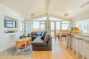 Living area - Butterfly Lodge Swanage Hillside with Bay Views Sleeps 6 (Swanage)