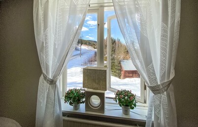 Stunning home in Sysslebäck with WiFi