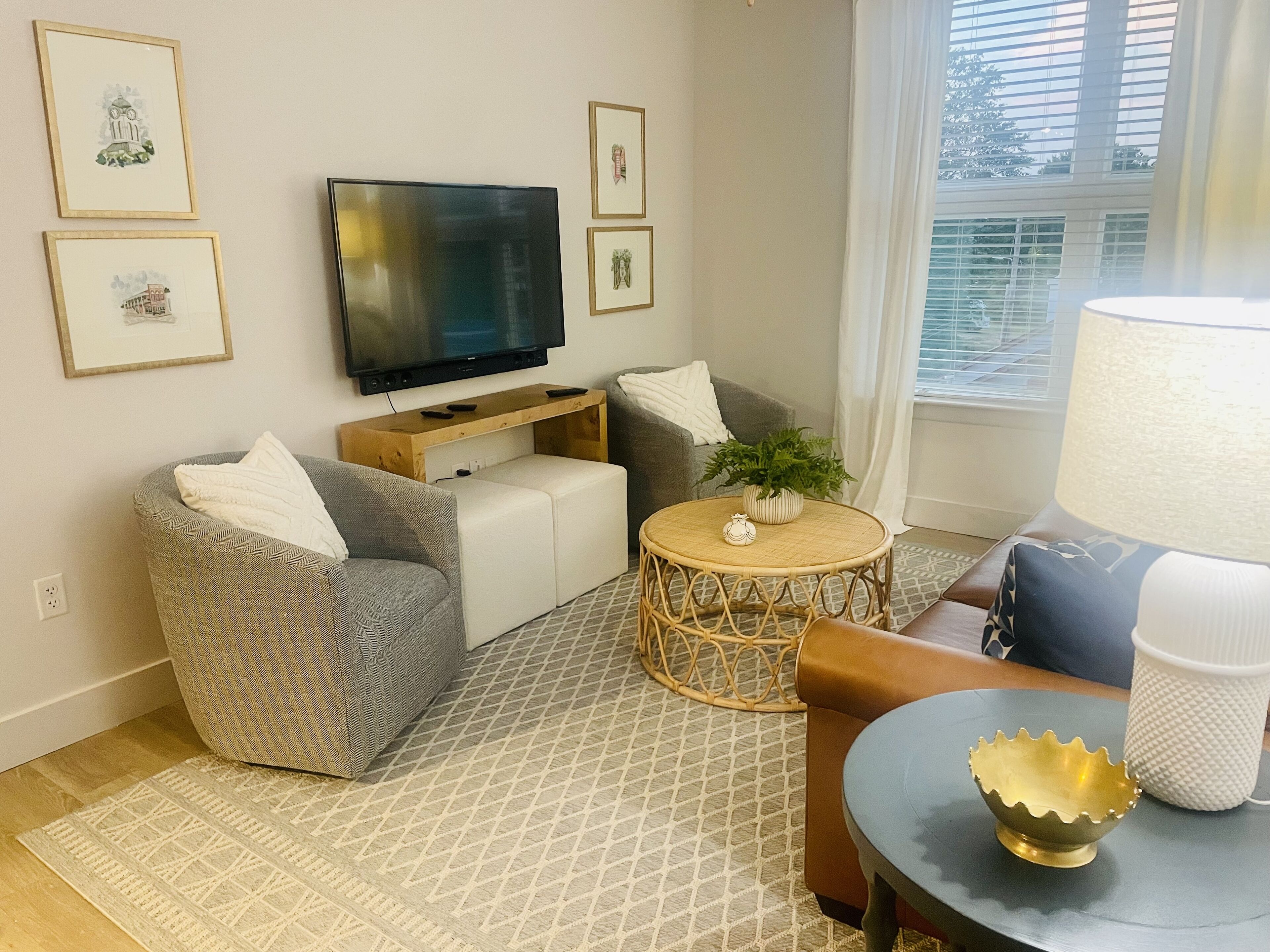 Walk to the Square and Campus