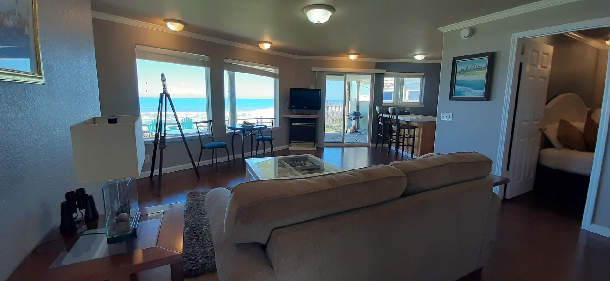 Private Oceanfront Apartment
