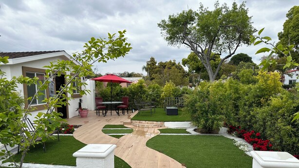 Outdoor dining - Cozy Private 1BR Home Near Disneyland (Fullerton)