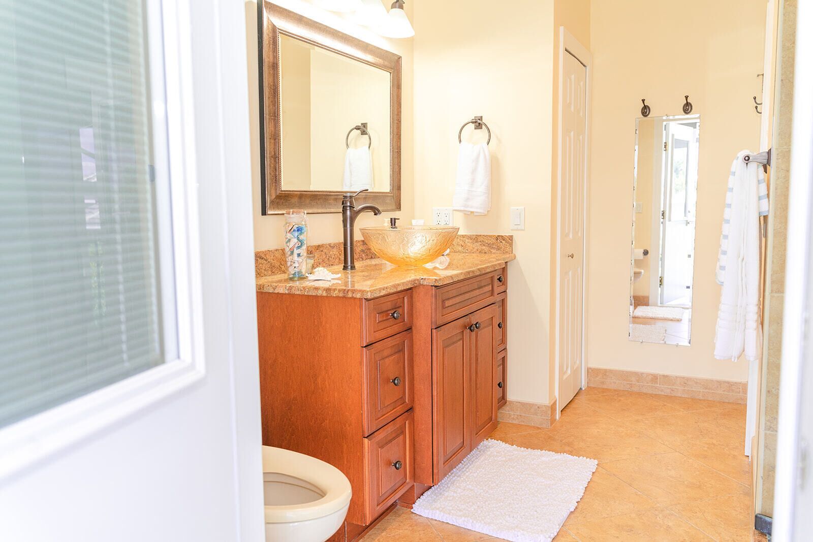 Waterfront Tropical Family Getaway