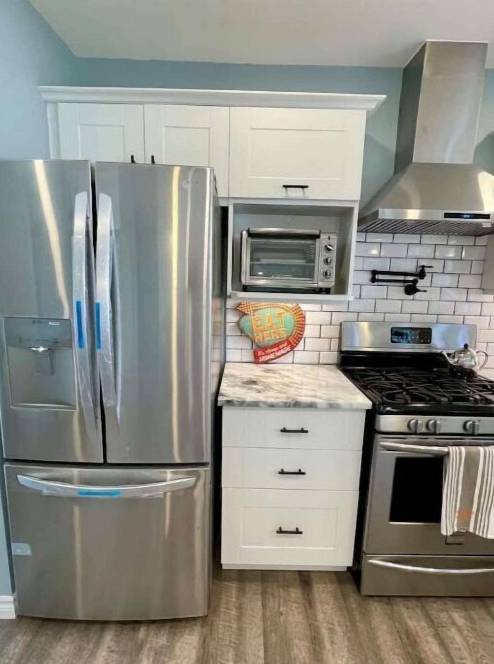 Island View Escape in Historic Amherstburg !!