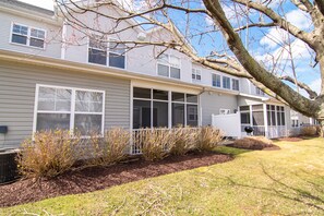 Exterior - Walk to Outlets & Breweries, Restaurants and community pool (Lewes)