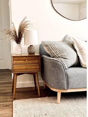 Smart TV - Newly renovated cozy beach house. (Venice)