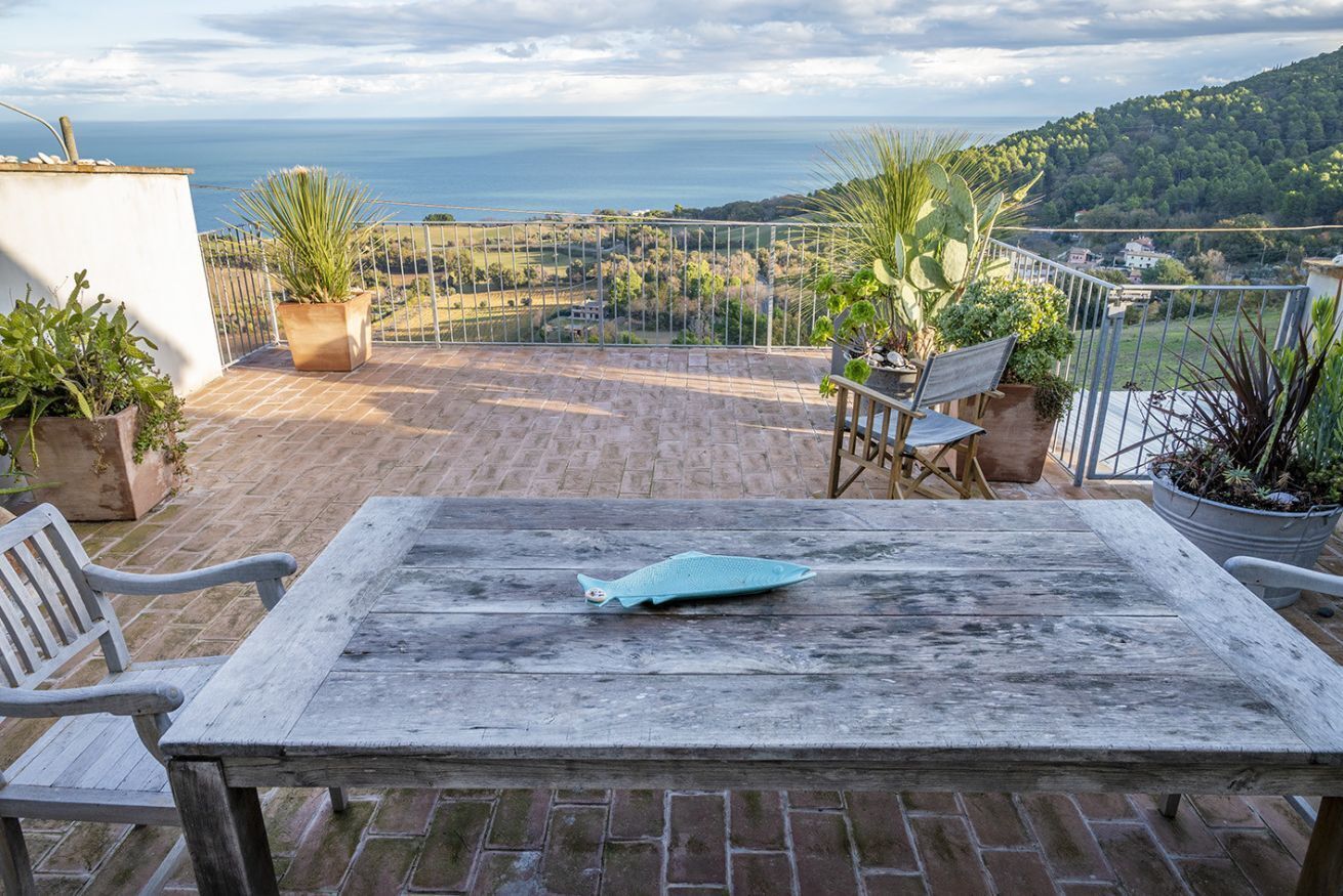 屋外ダイニングエリア