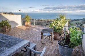 Outdoor dining - A26 - Poggio, sky-land with breathtaking sea view (Ancona)