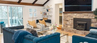 Cowry Acres - The First House Villa w Hot Tub