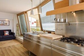 Kühlschrank, Ofen, Herdplatte, Geschirrspüler